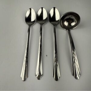 Ekco EK57 Lot of 4 Replacement Pieces Flatware 3 Teaspoons and Gravy Ladle